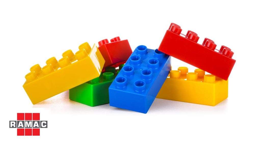 counting and packaging of plastic bricks